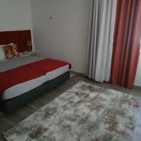Garden House - Quartos Duplos Com Wc Privativo Homestay *